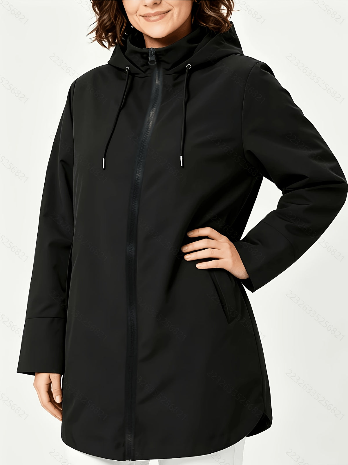 Veste grande taille, capuche, fermeture zippée, coupe-vent, vu de dos