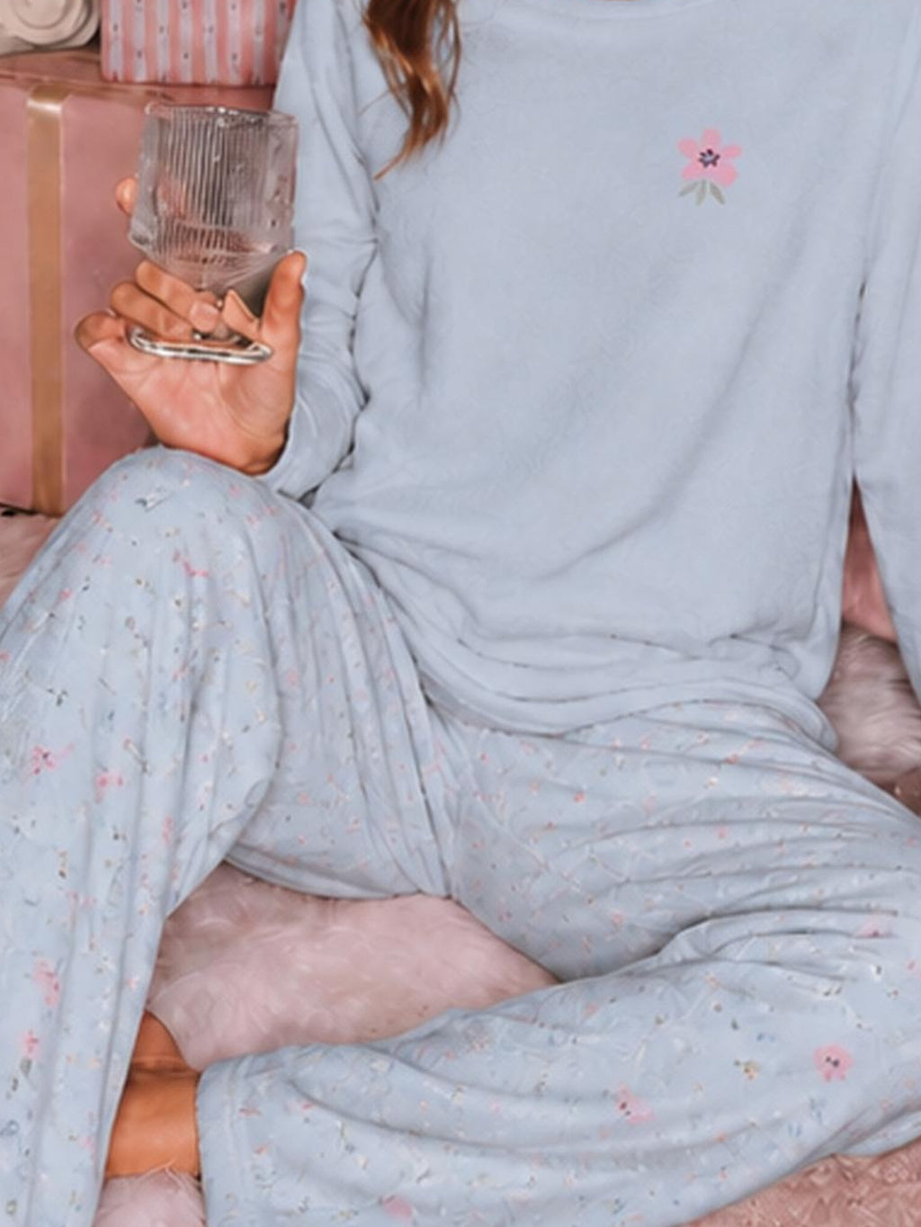 Pyjama grande taille, col rond, allure vintage, vu de dos