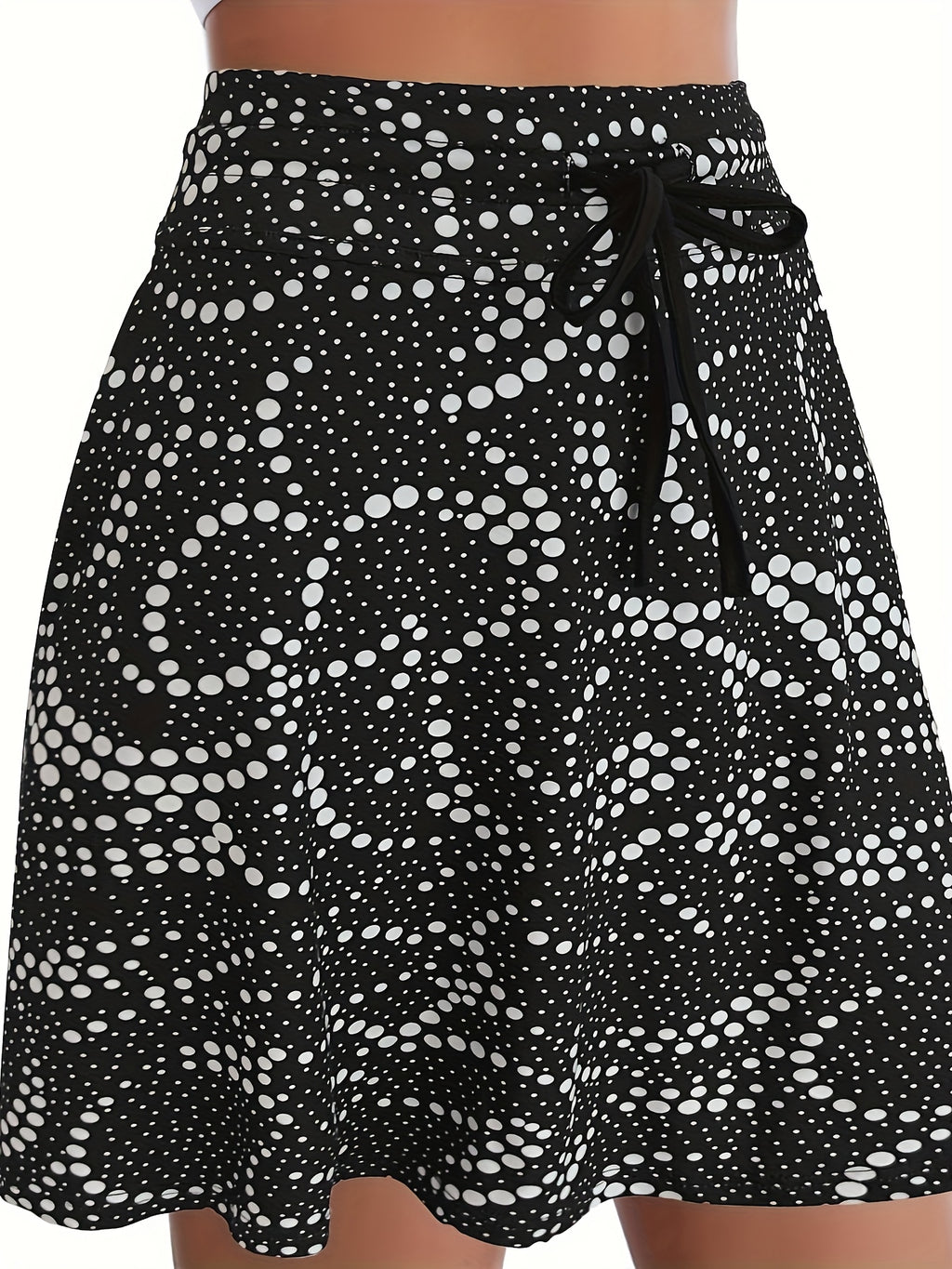 Short grande taille, coupe droite, poches pratiques, vue de profil