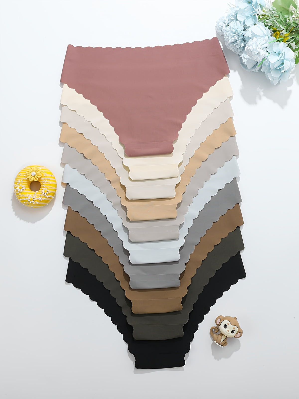 Culotte grande taille, coupe ajustée, ligne épurée — composition : 75% Polyamide, 25% Élasthanne Image