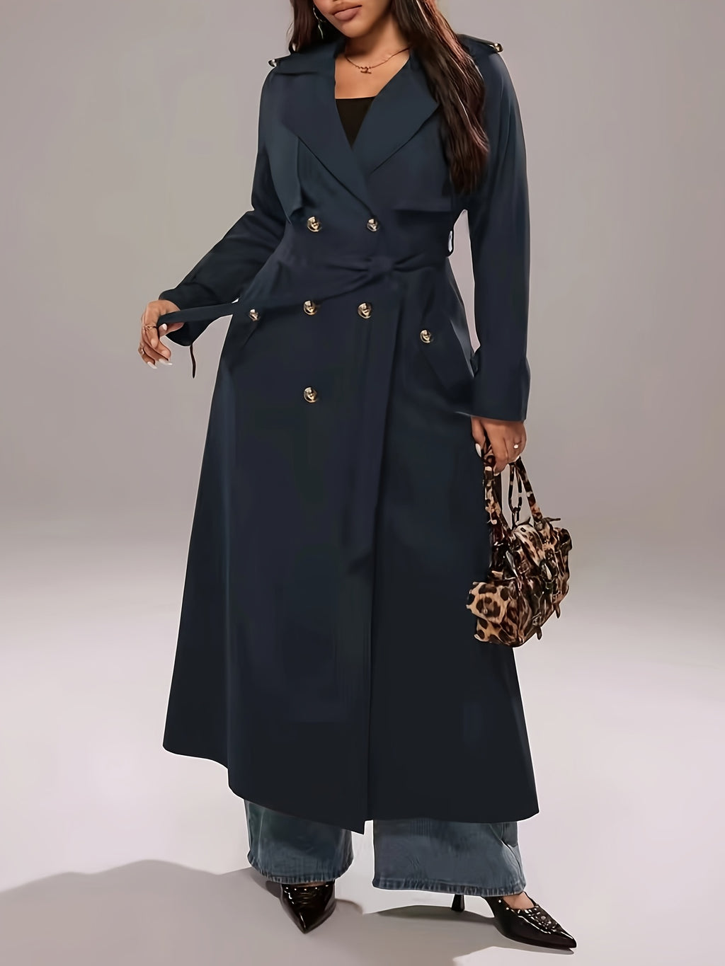 Manteau grande taille, esprit trench, mise en situation