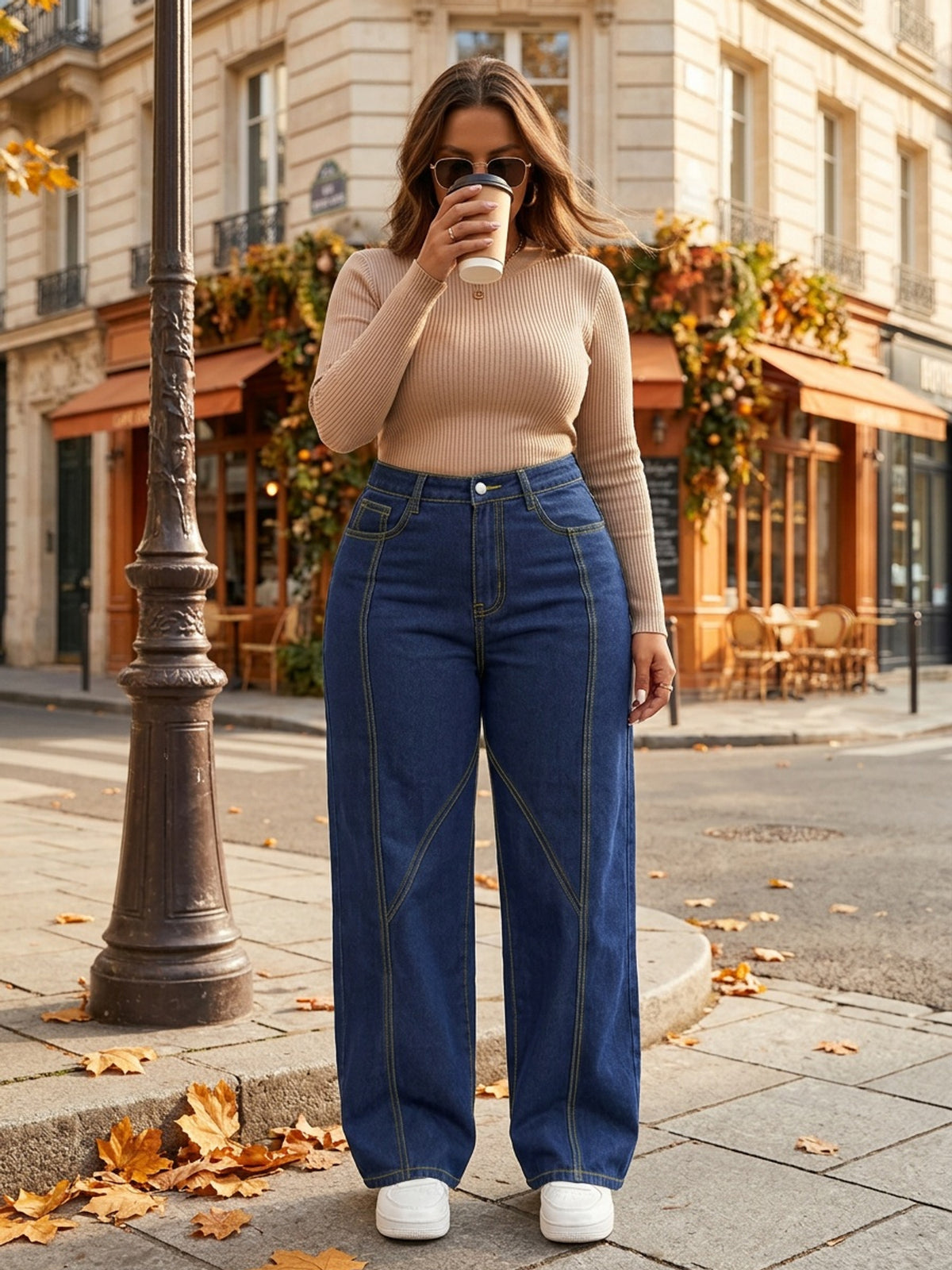 Jean grande taille, coupe droite, poches pratiques, tombé fluide, tissu opaque