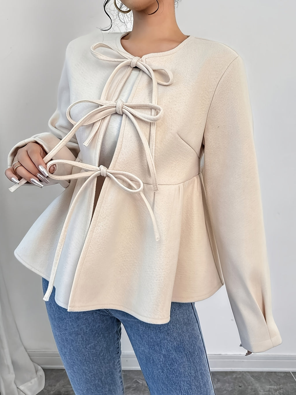 Cardigan grande taille, coupe droite, manches longues, porté de face