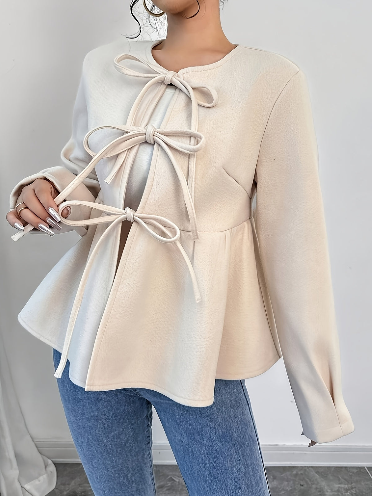 Cardigan grande taille, coupe droite, manches longues, porté de face