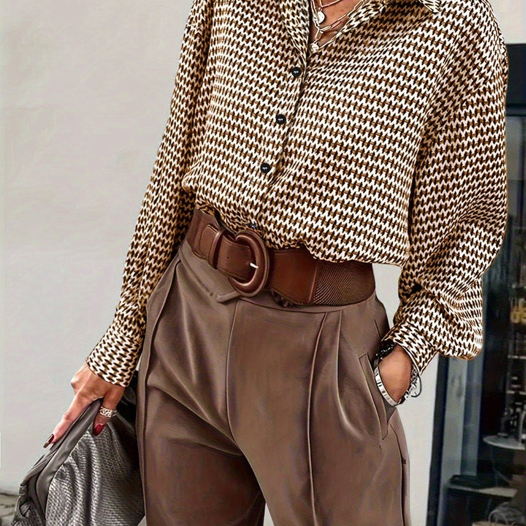 Chemise grande taille, boutonnage, ligne nette — matière : étoffe tissée