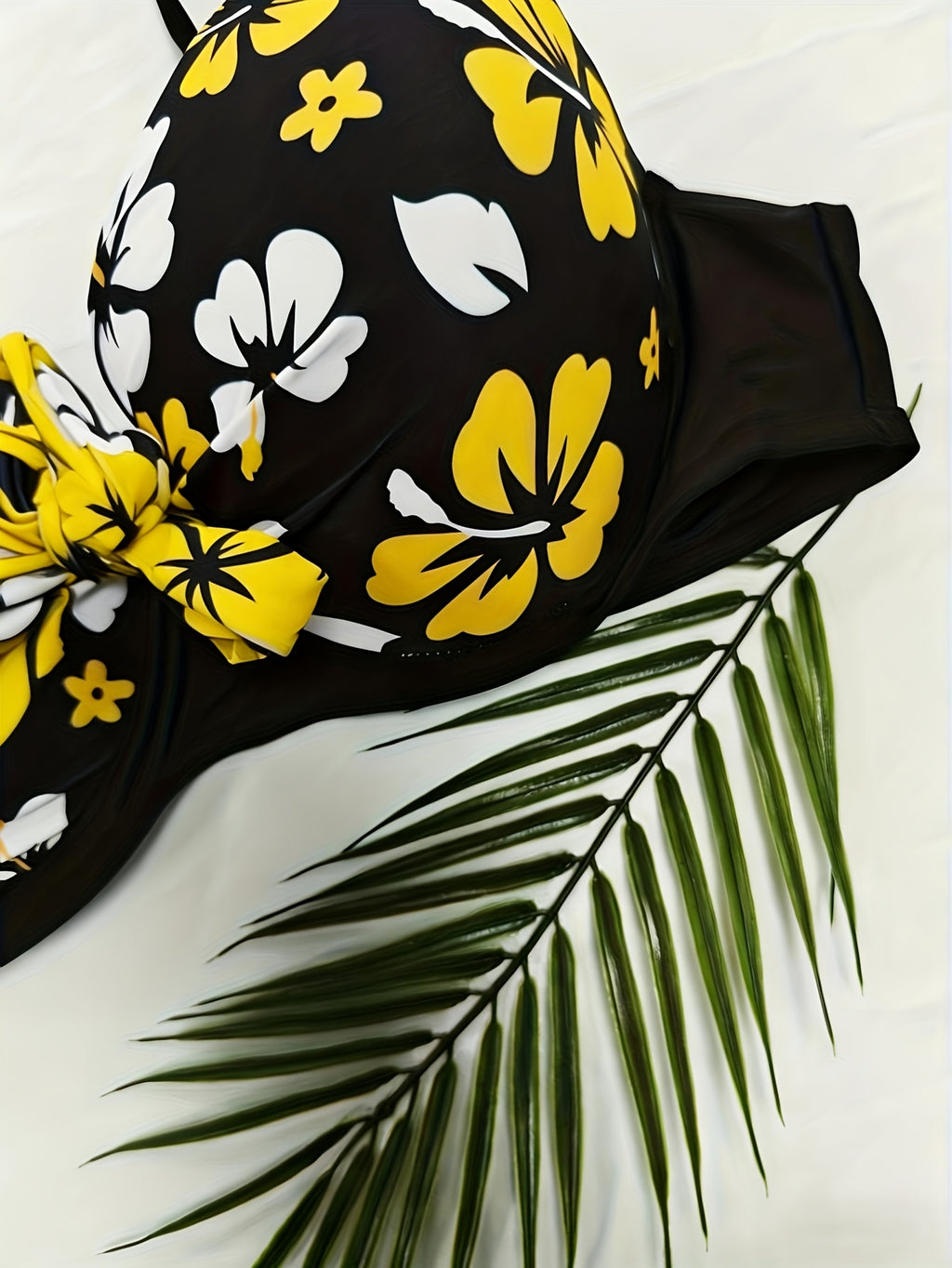 Haut de maillot de bain grande taille — Fleurs et nœud devant