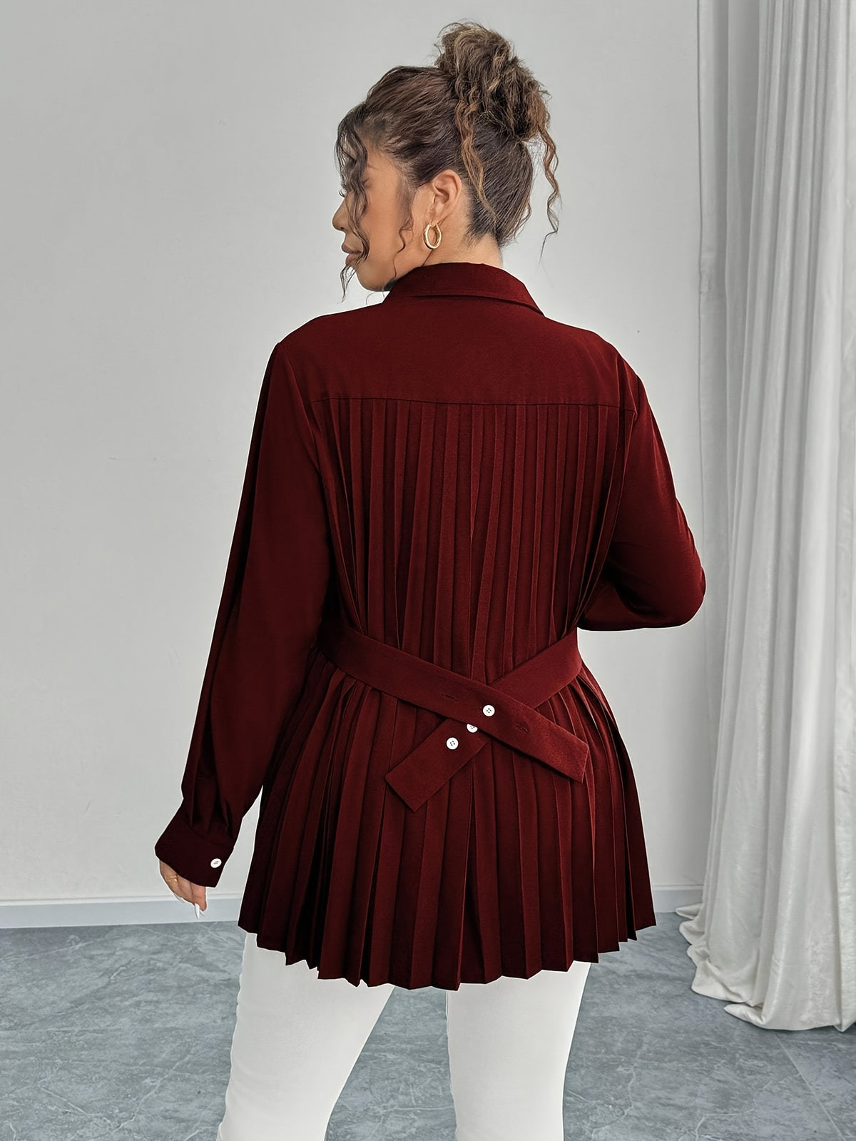 Chemise grande taille, col polo, vue de profil