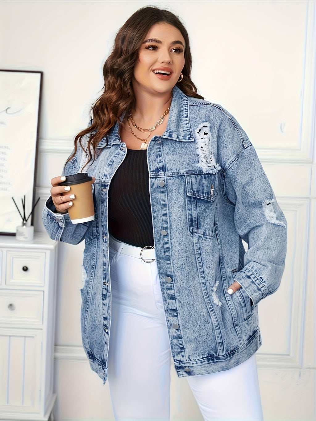 Top grande taille, tenue franche, esprit streetwear, détail du tissu