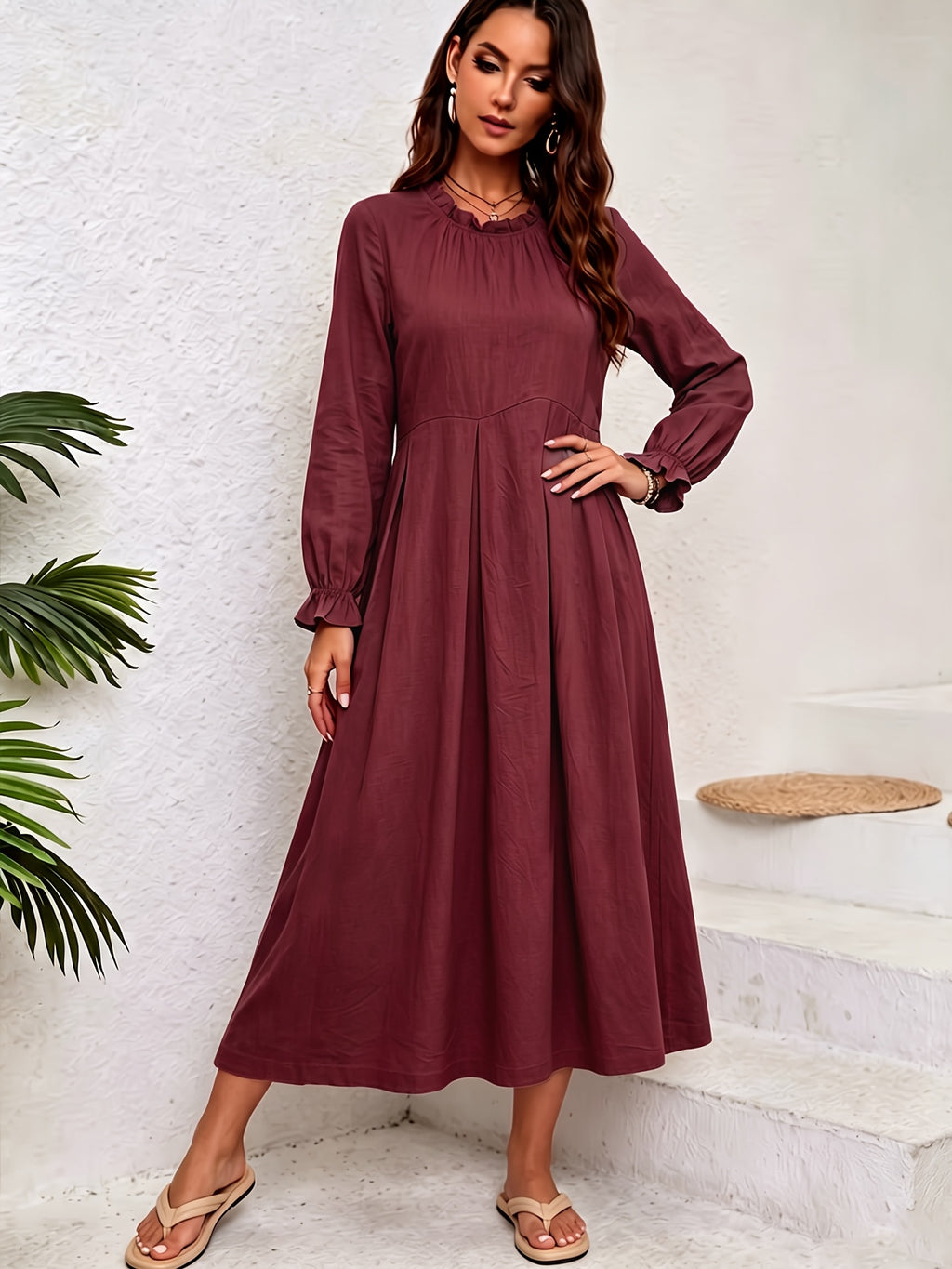 Robe midi grande taille en lin — Col à volant et ourlet croisé