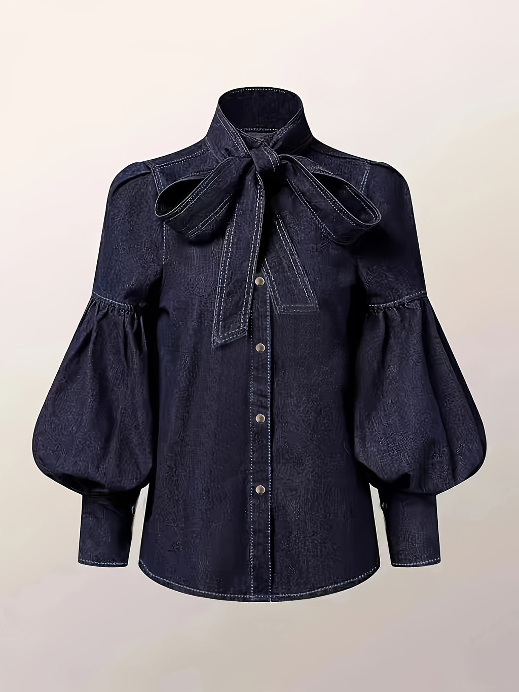 Chemise grande taille, coupe oversize, tombé fluide, porté de face