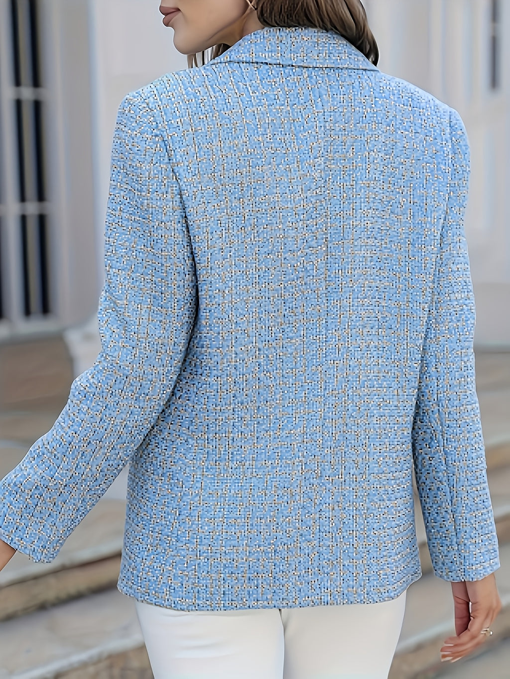 Blazer grande taille en tweed, doublure, tenue structurée, porté de face