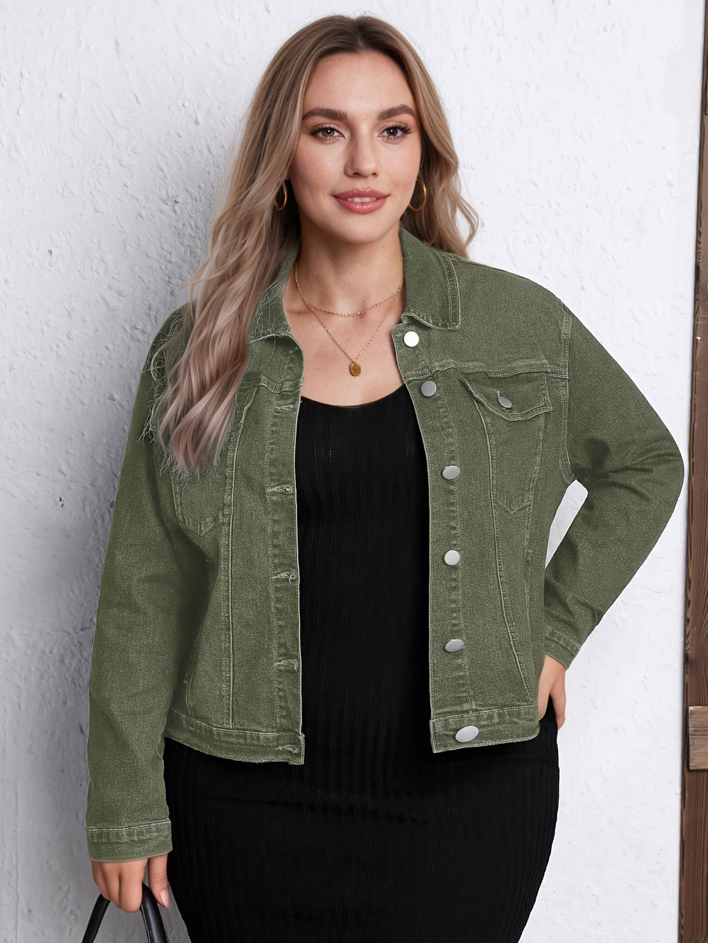 Veste grande taille, coupe ajustée, poches pratiques, tenue franche, vu de dos