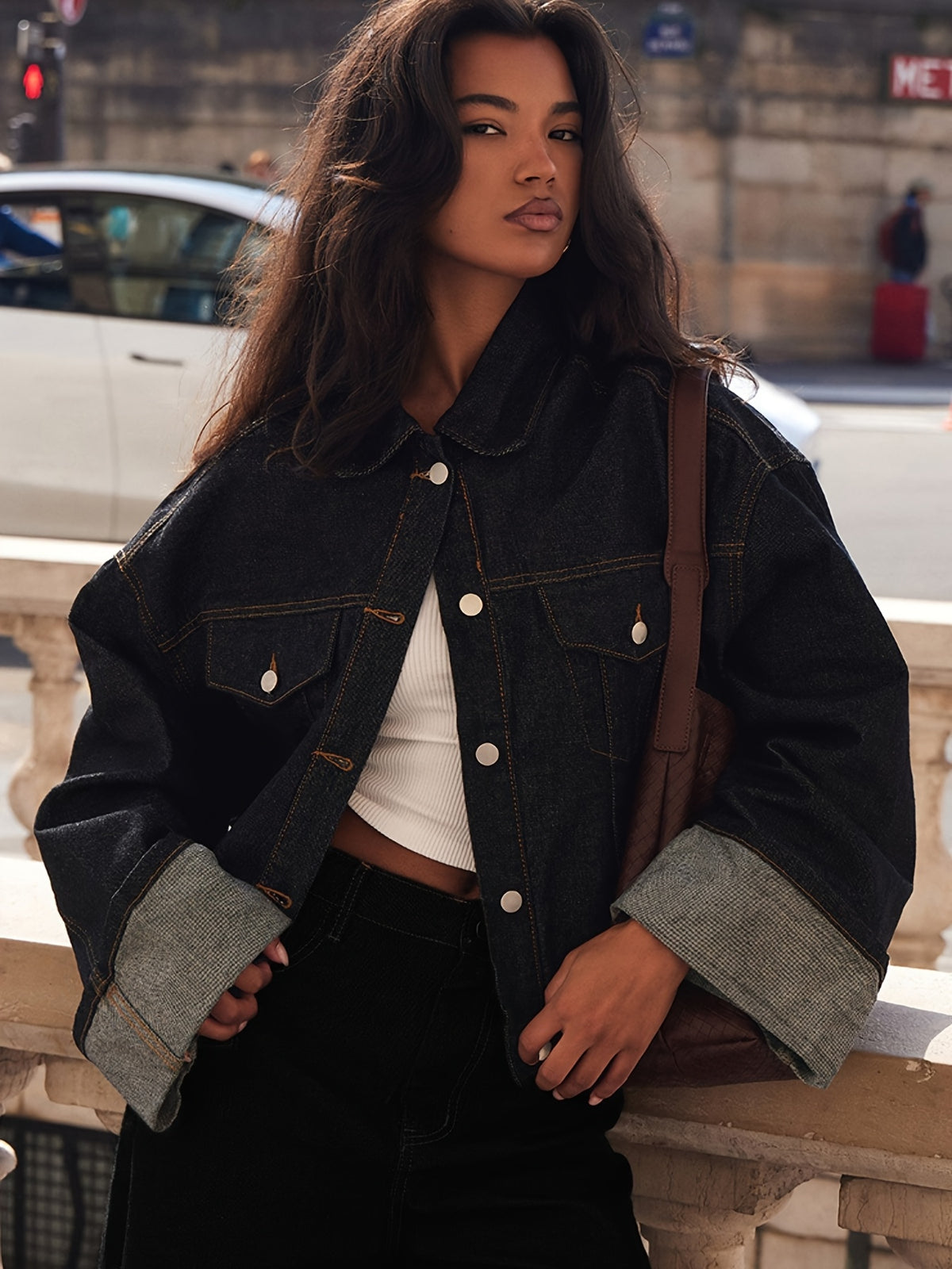 Veste grande taille, col V, tenue franche Image