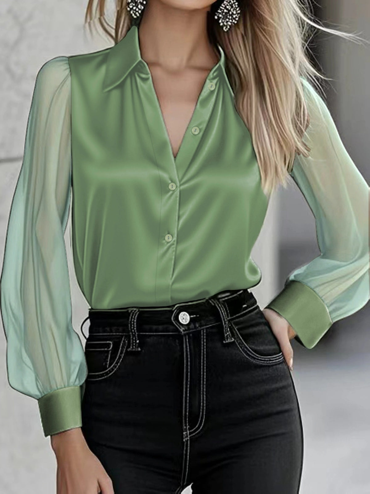 Chemise grande taille en satin, boutonnage, tombé fluide Image