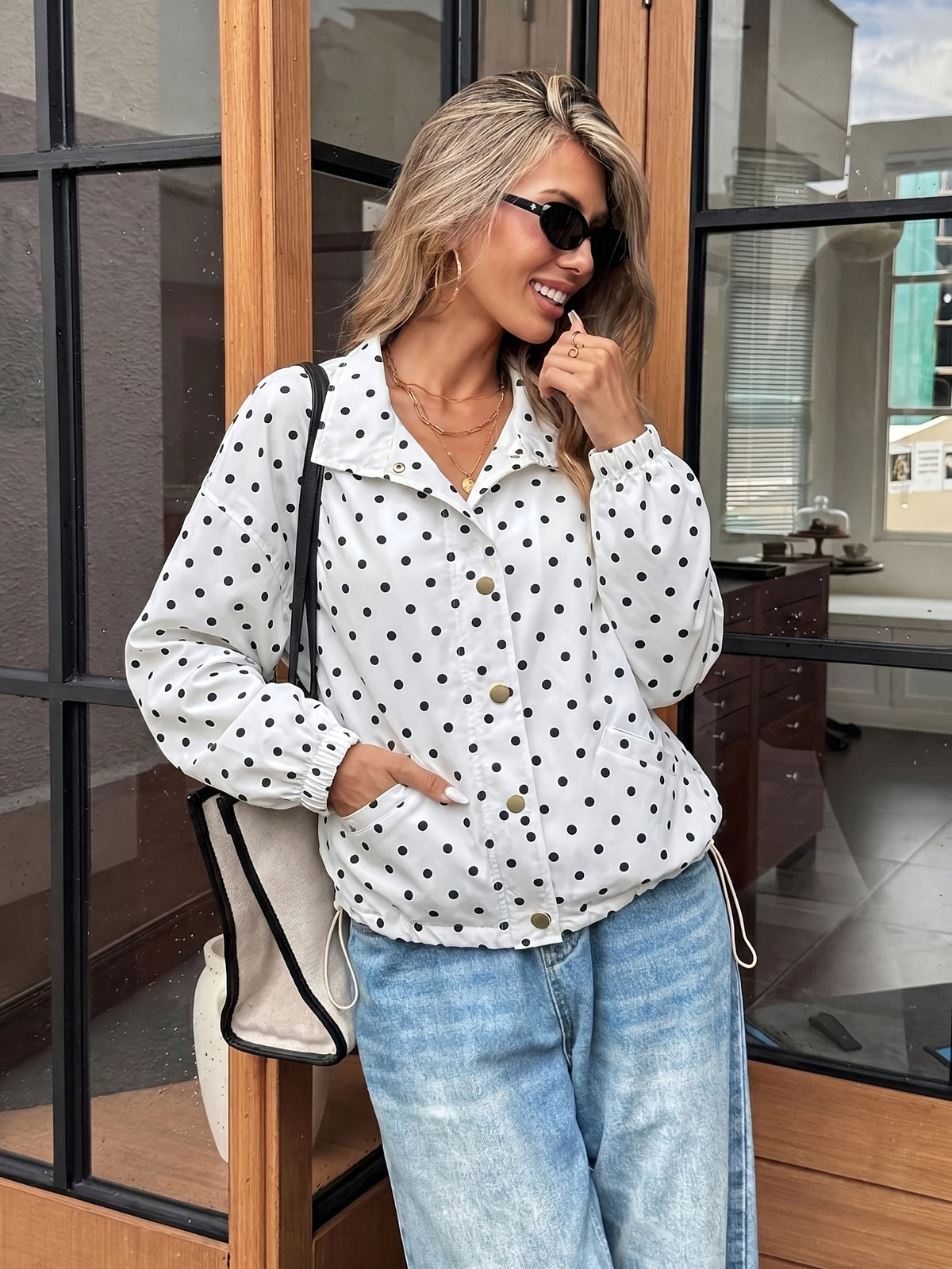 Veste grande taille à pois, coupe oversize, manches longues, tissu opaque