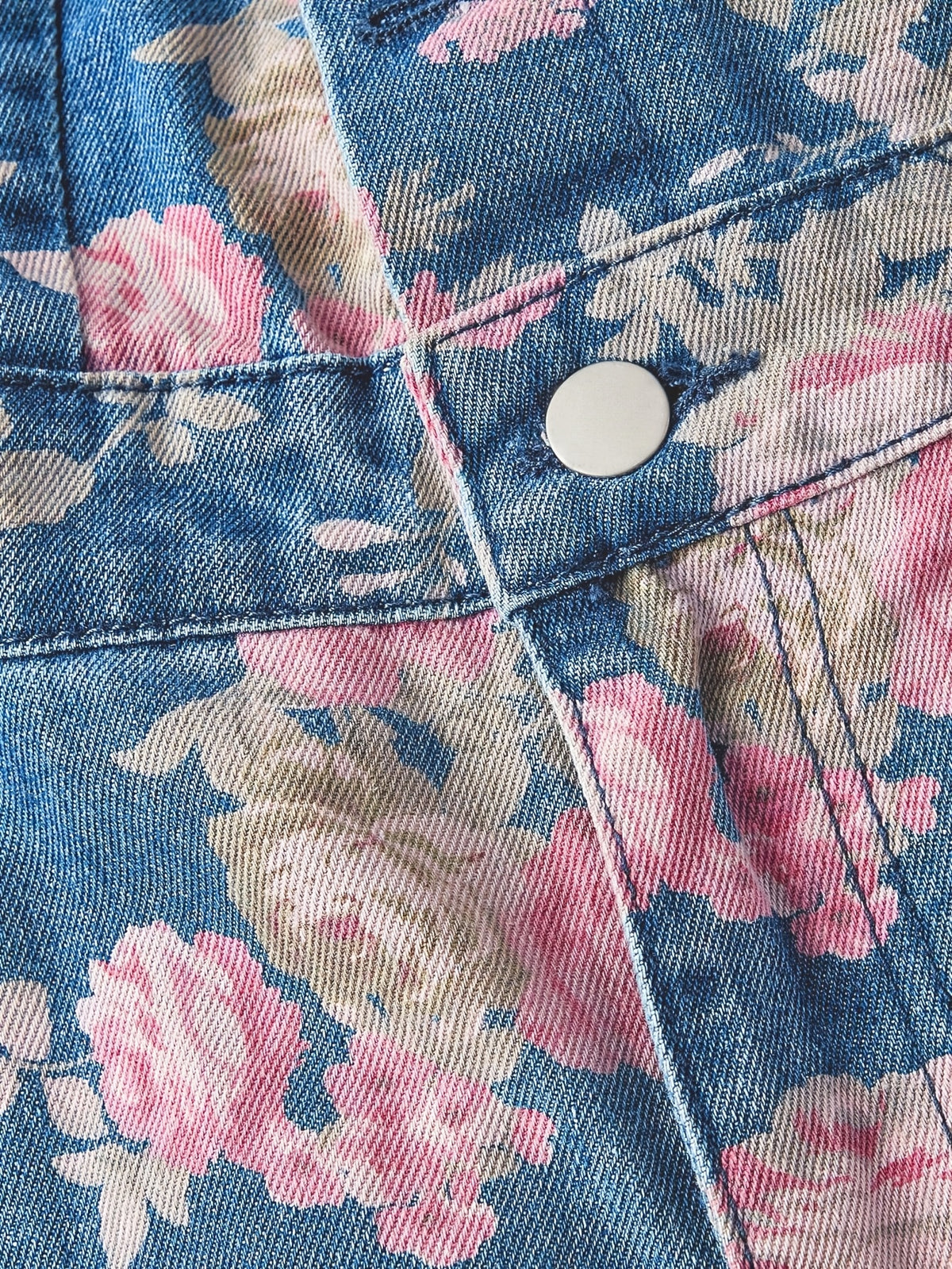 Salopette grande taille à imprimé fleuri, tenue franche, vu de dos