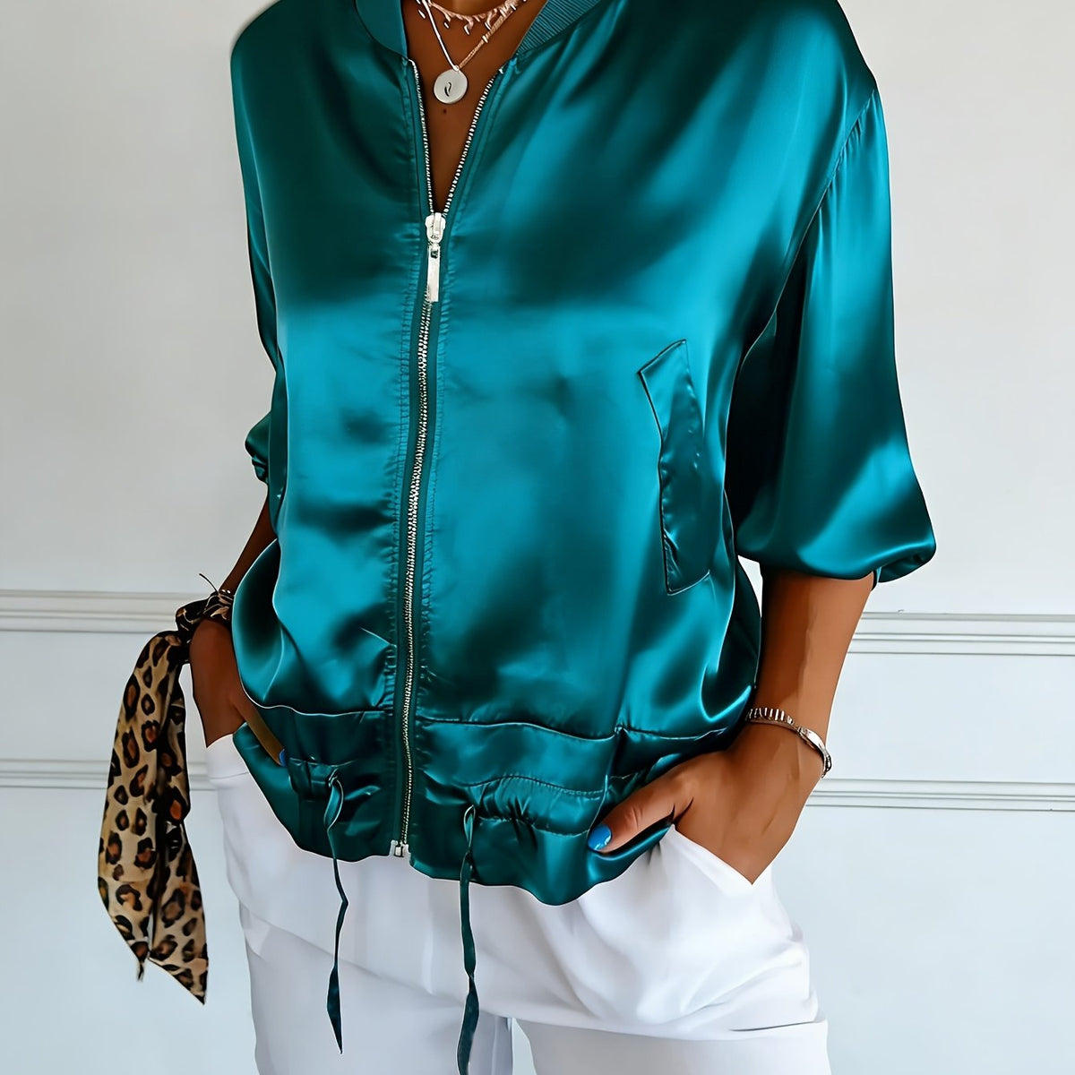 Veste grande taille, coupe ample, ceinture assortie, cordon de serrage — matière : polyester Image