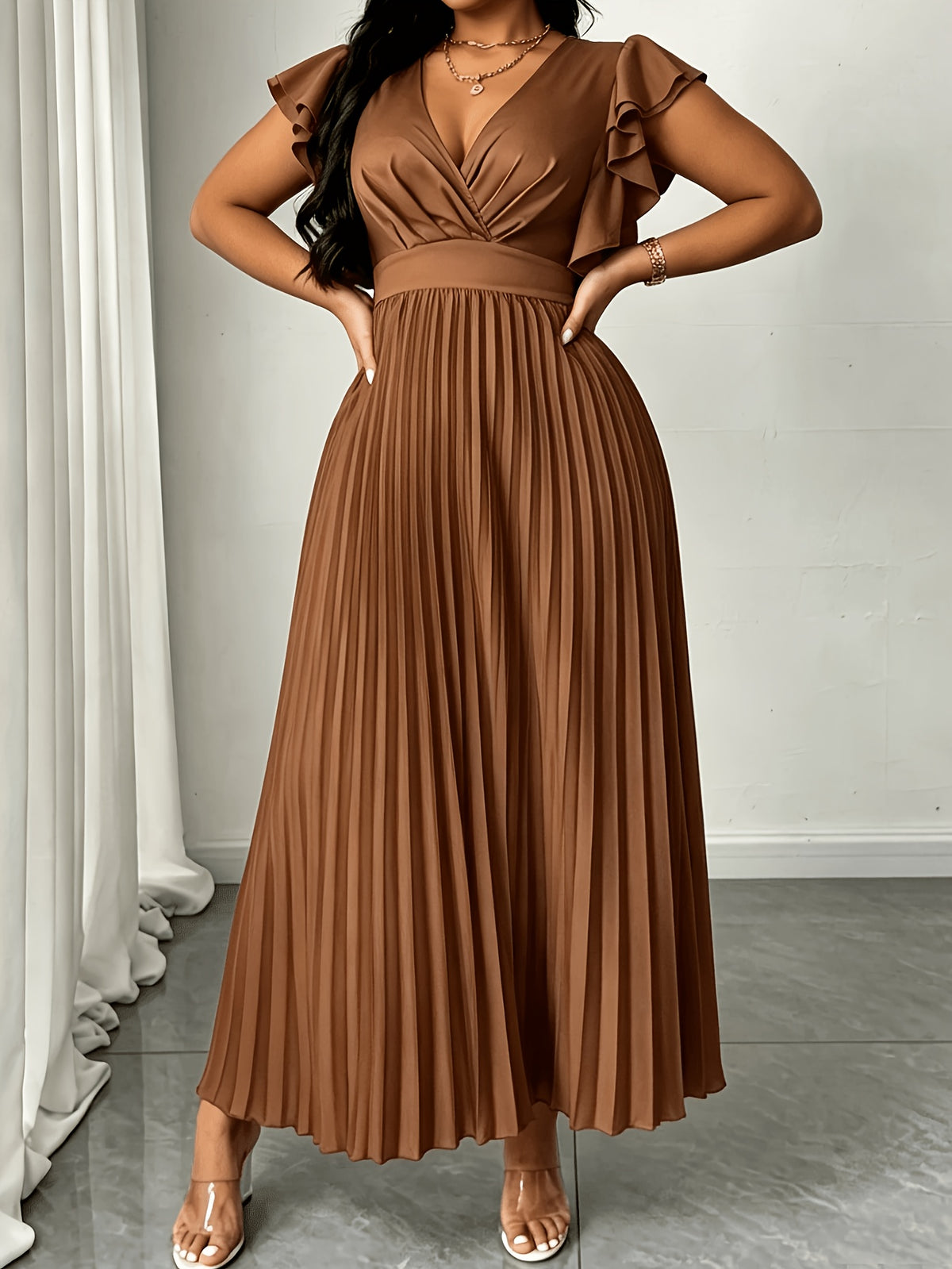 Robe de cérémonie grande taille — Satin plissé et dos noué