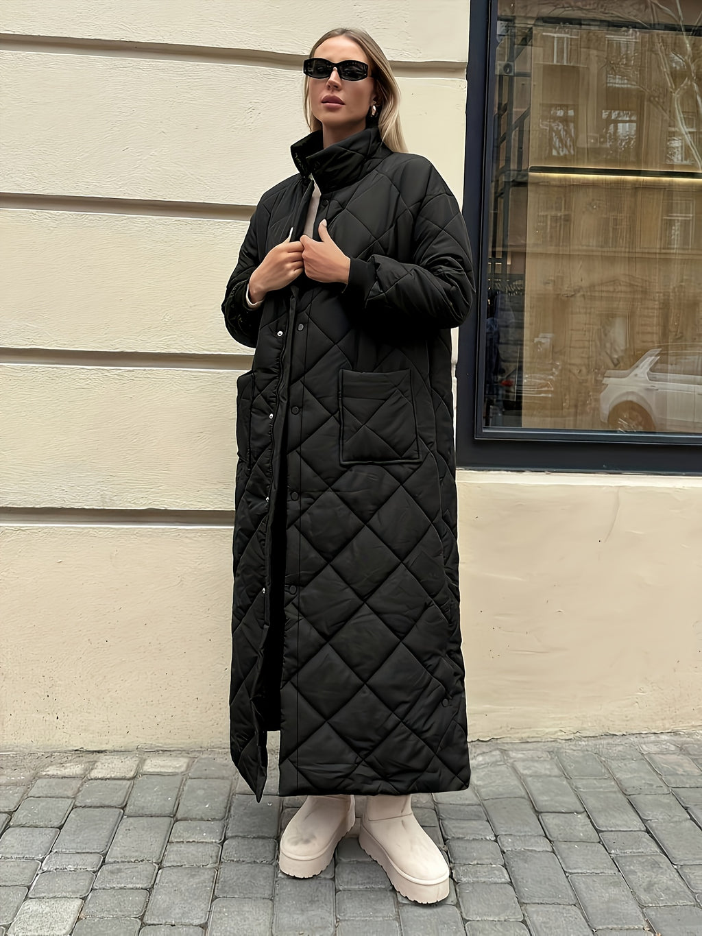 Manteau grande taille, coupe oversize, col cardigan, poches pratiques — composition : 100% Polyester