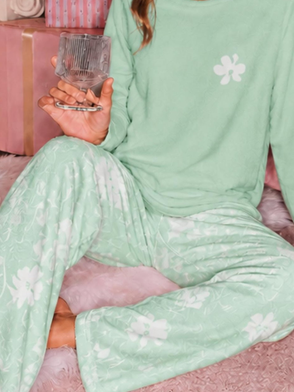 Pyjama grande taille, col rond, allure vintage, vu de dos