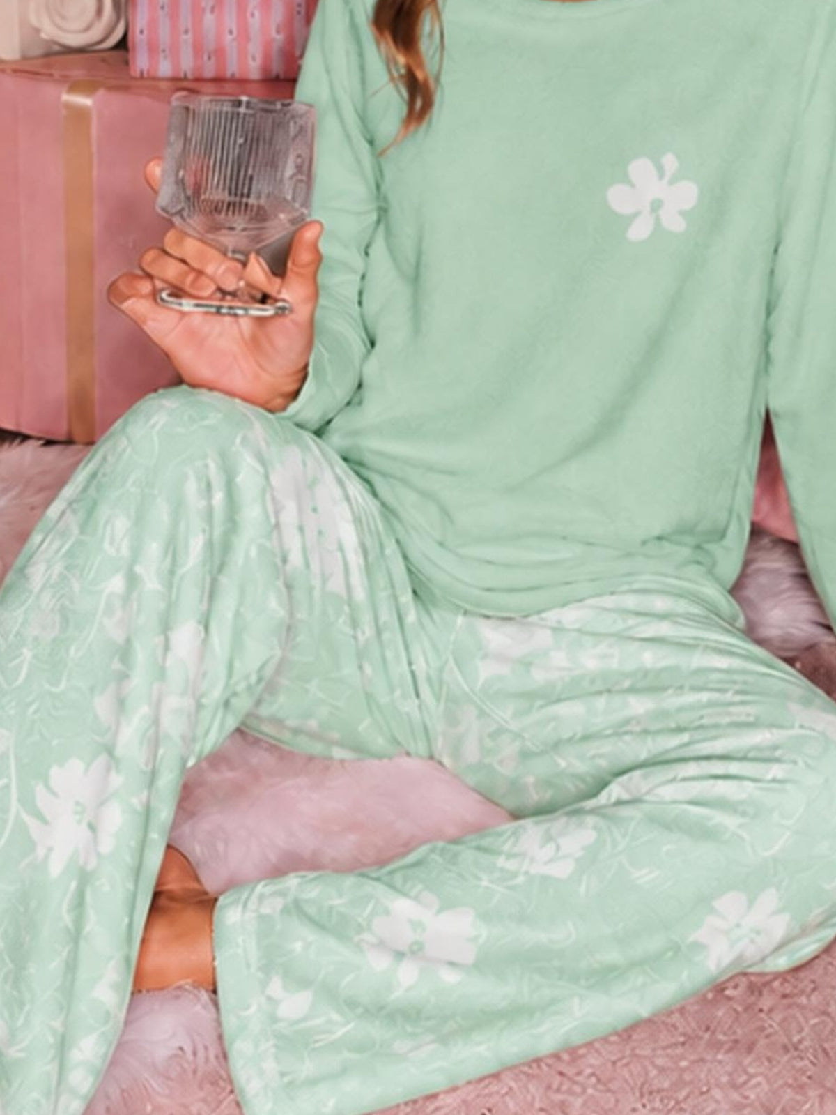 Pyjama grande taille, col rond, allure vintage, vu de dos