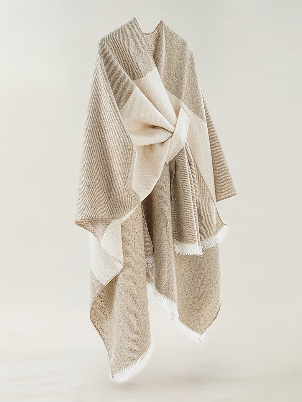 Cardigan grande taille, coupe oversize, toucher moelleux, chaleur d'hiver, mise en situation