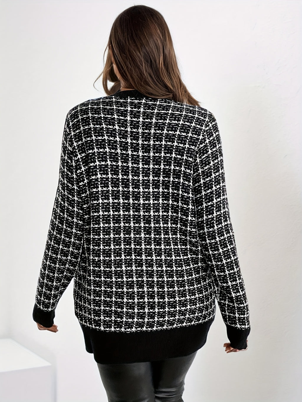 Cardigan grande taille à carreaux, poches pratiques, tissu opaque