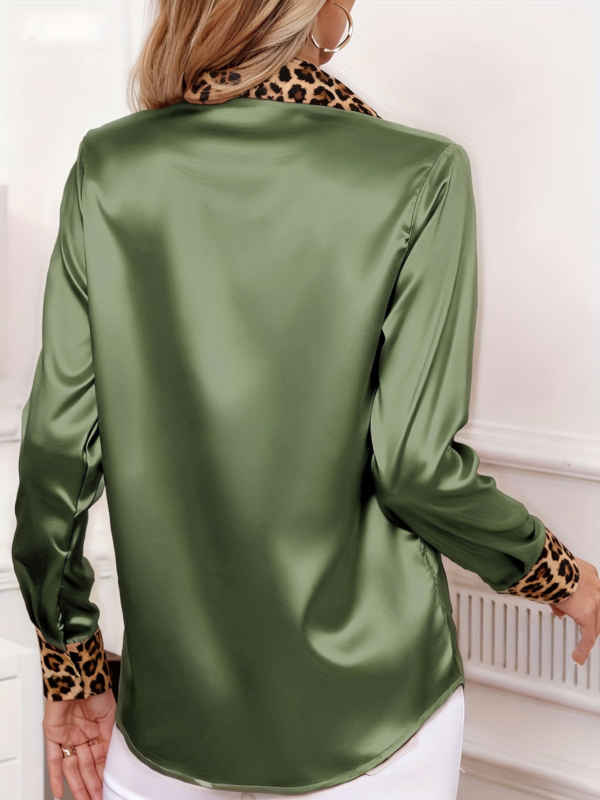 Chemise grande taille à imprimé léopard, coupe oversize, détail du tissu