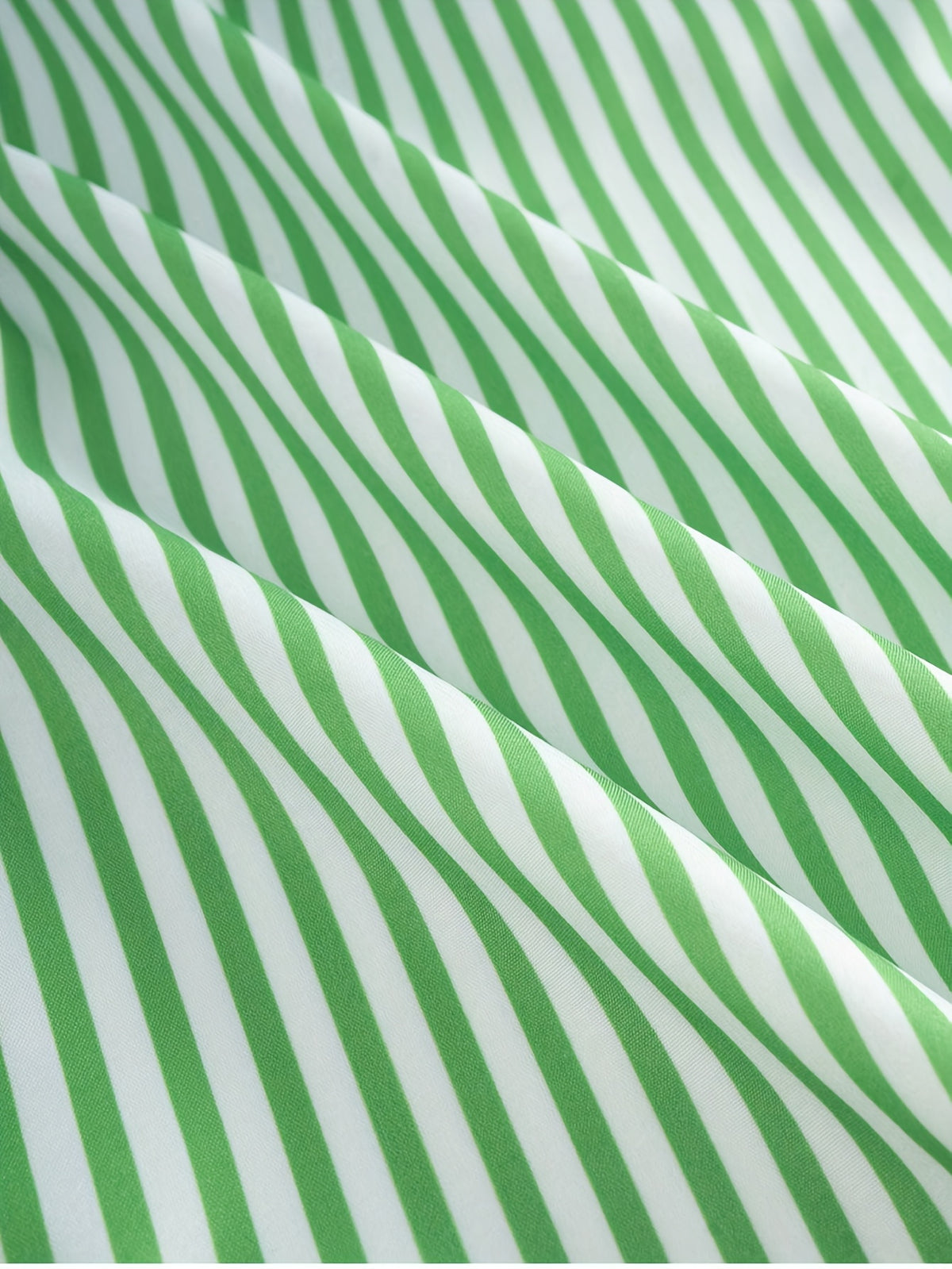 Blouse grande taille à rayures, vue de profil
