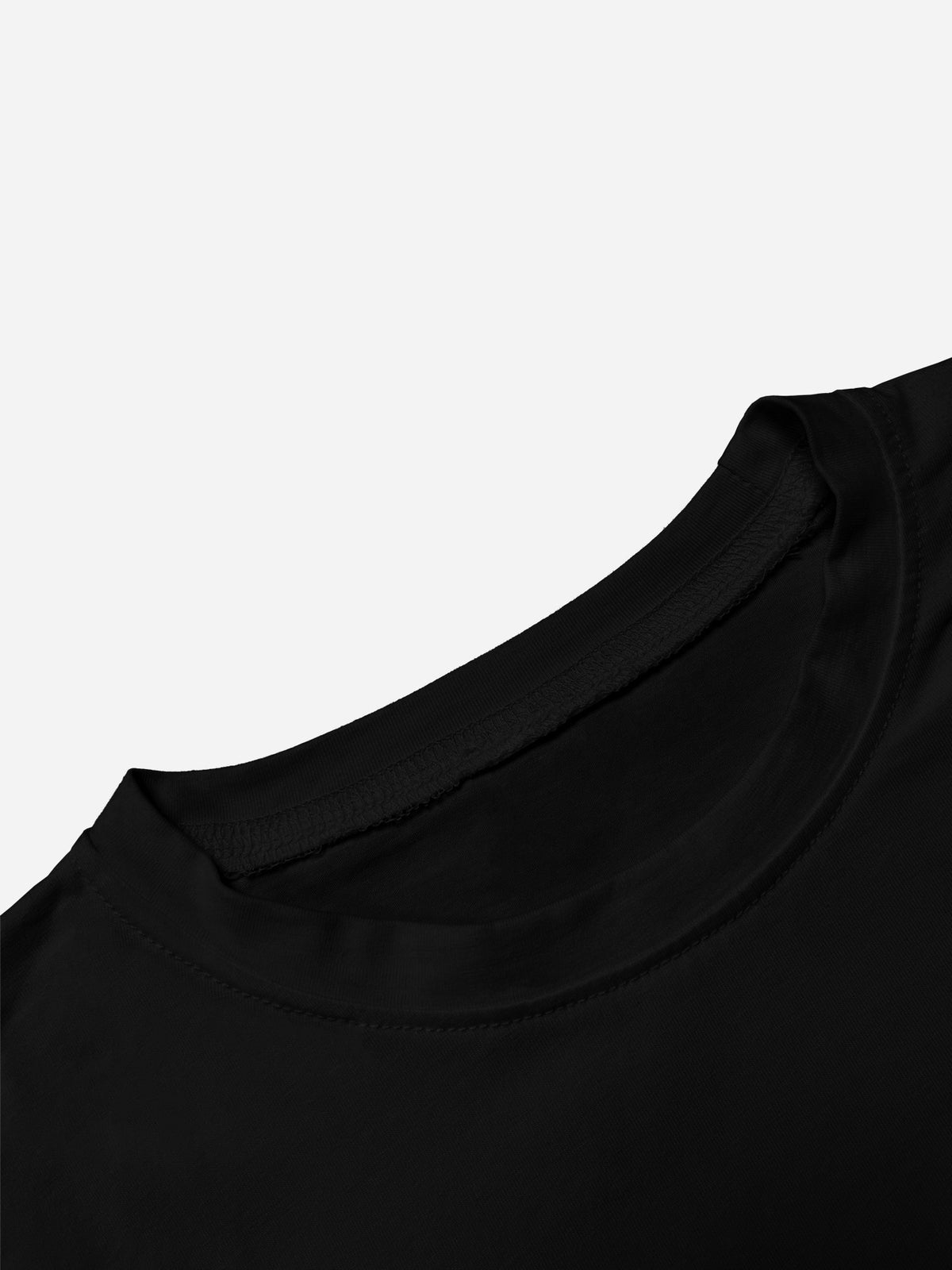 Top grande taille, coupe ample, manches longues, détail du tissu