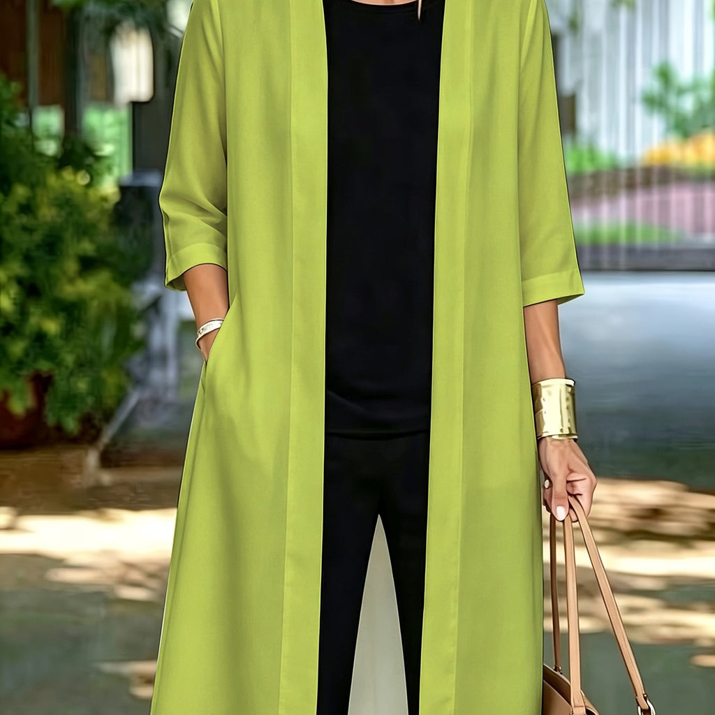 Veste grande taille, coupe ample, poches pratiques, esprit trench, détail du tissu