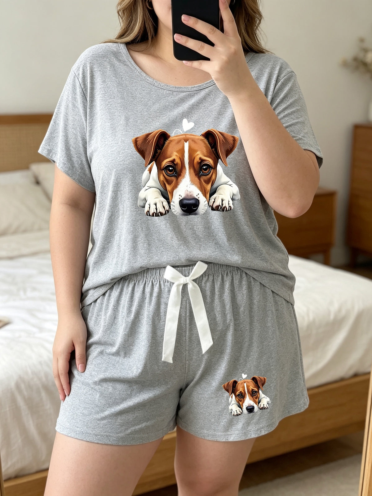 Pyjama grande taille, coupe ample, col rond, manches courtes, mise en situation