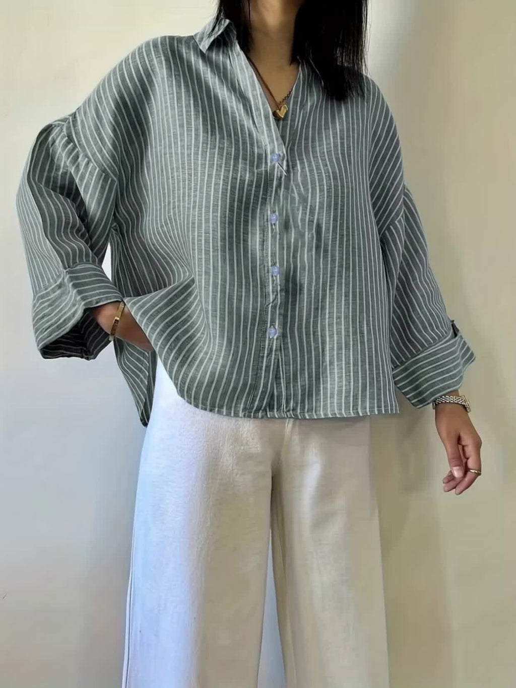 Chemise grande taille à rayures, coupe oversize, manches longues, tombé fluide, porté de face