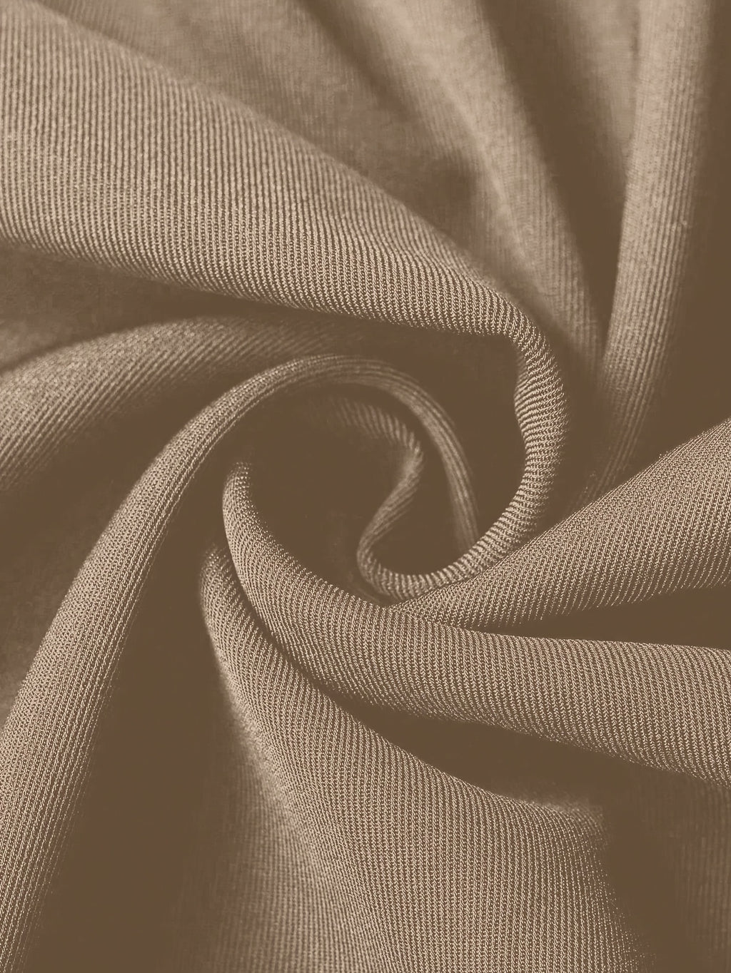 Pantalon grande taille, coupe droite, allure élégante — composition : 100% Polyester