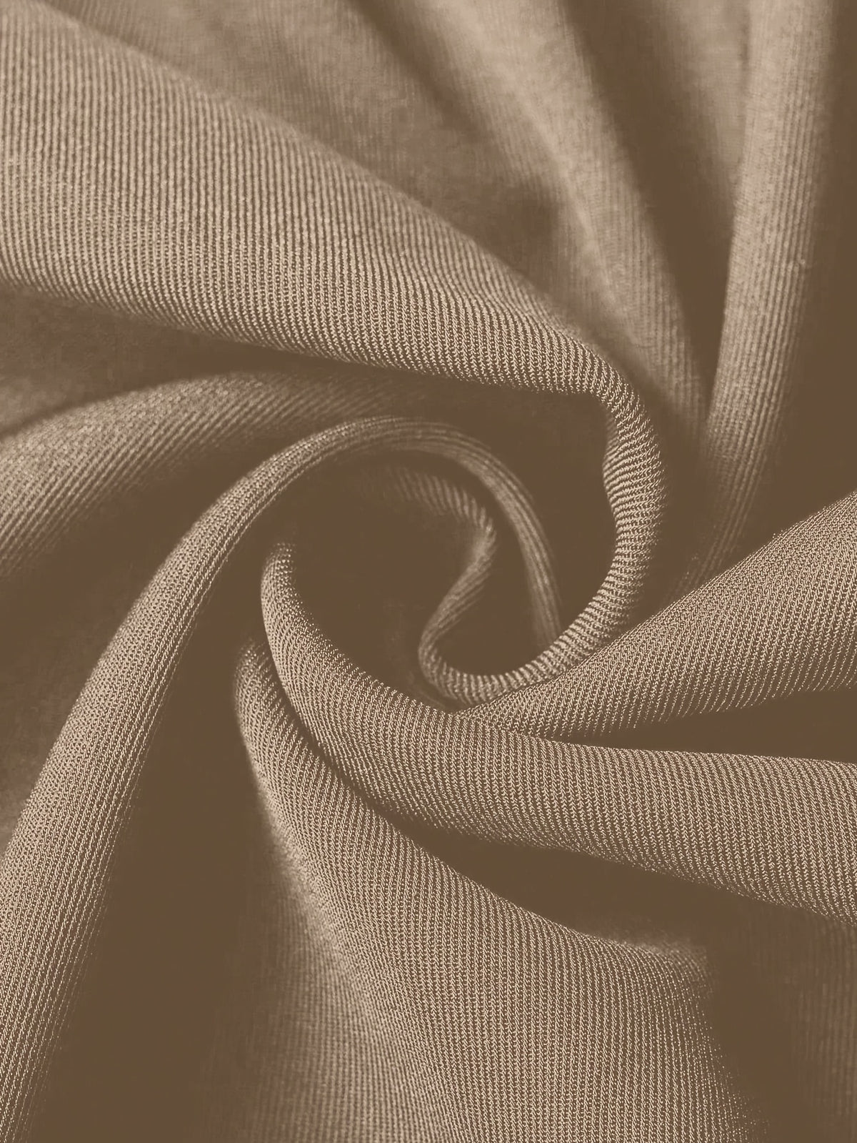 Pantalon grande taille, coupe droite, allure élégante — composition : 100% Polyester