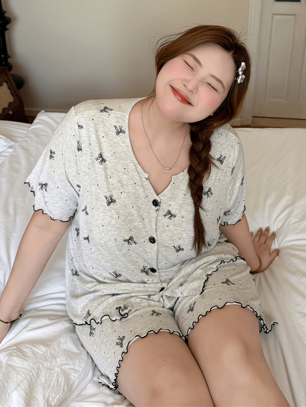 Pyjama grande taille, manches courtes, tombé fluide, tissu léger, vu de dos