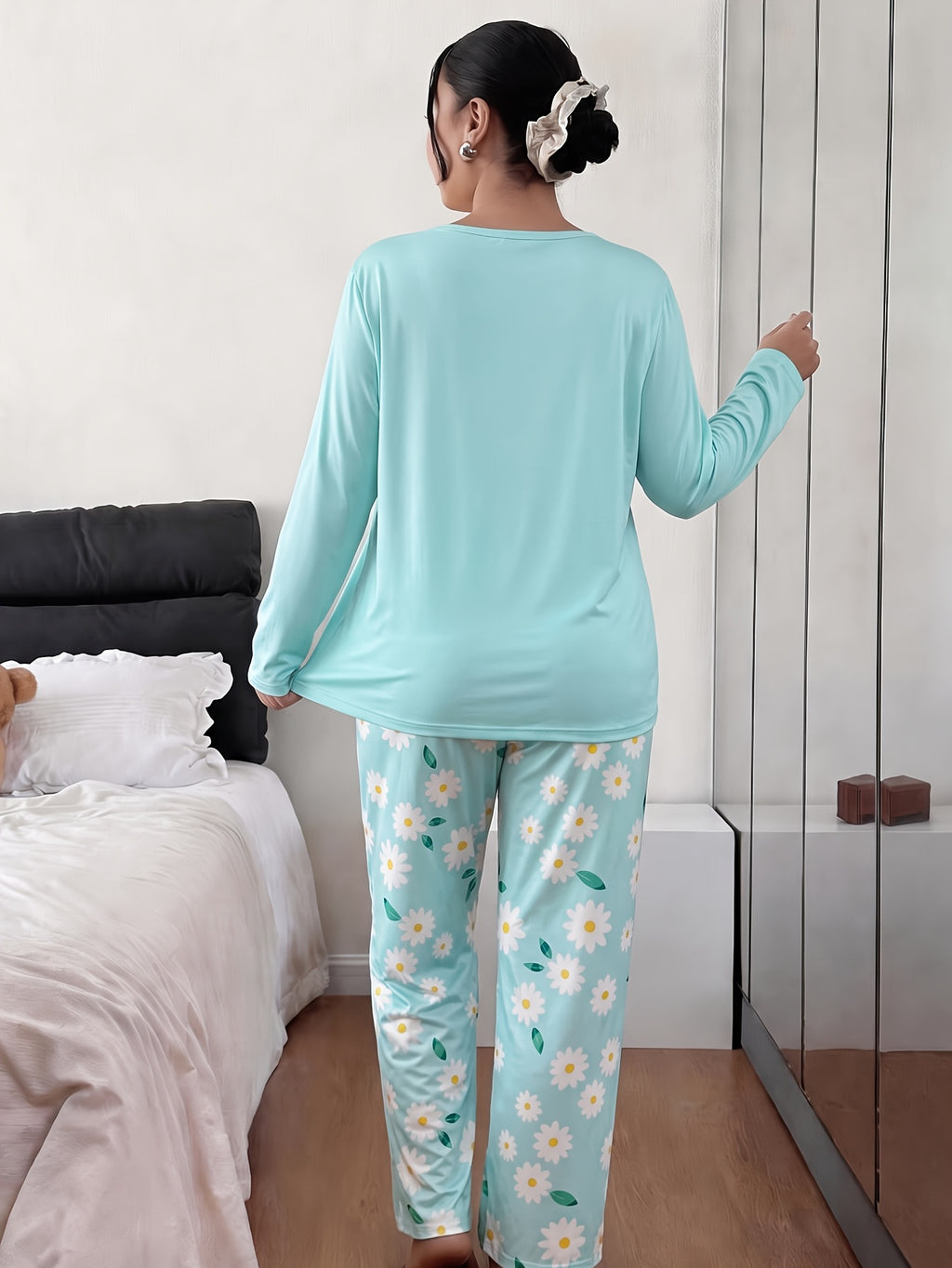 Pyjama grande taille à rayures, coupe ample, manches longues, détail du tissu