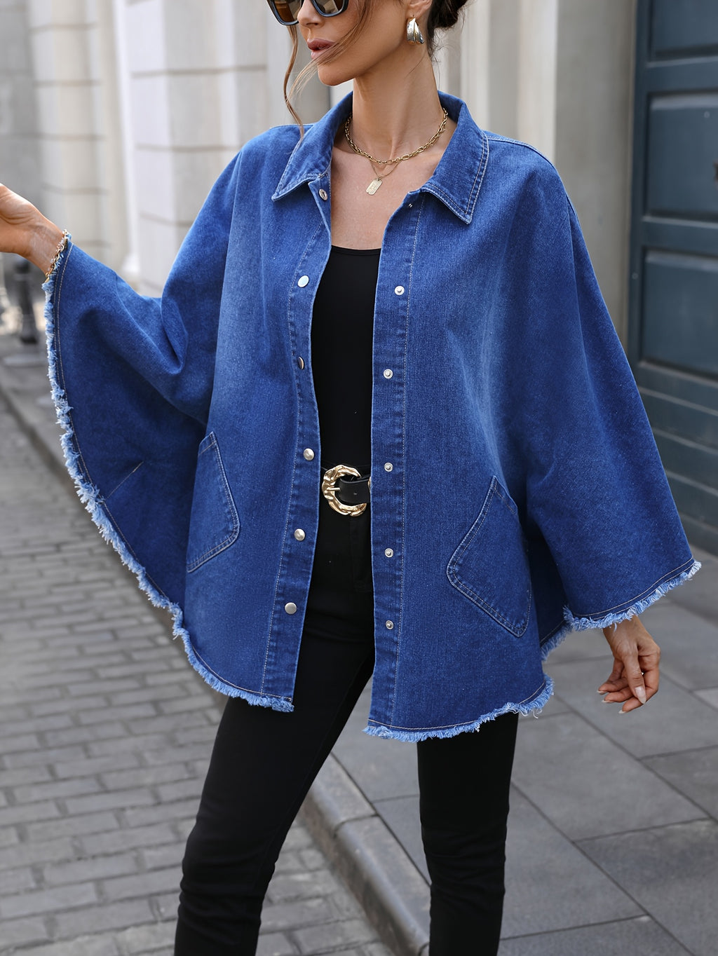 Veste grande taille, coupe ample, col à revers, boutonnage, vu de dos