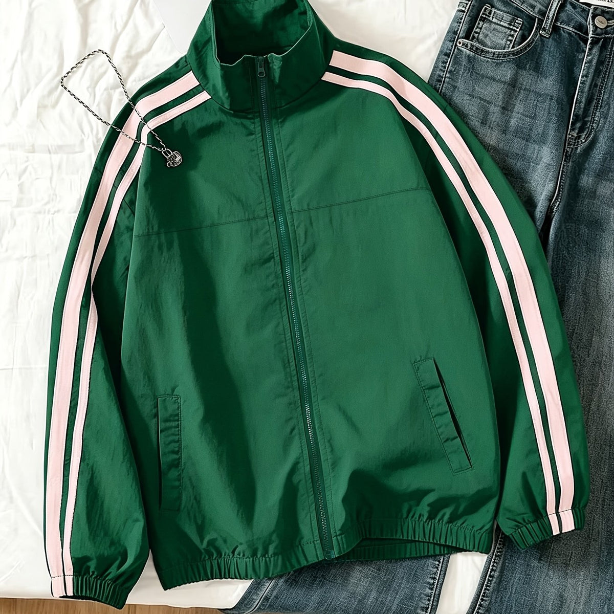 Veste grande taille à rayures, coupe ample, fermeture zippée — matière : polyester