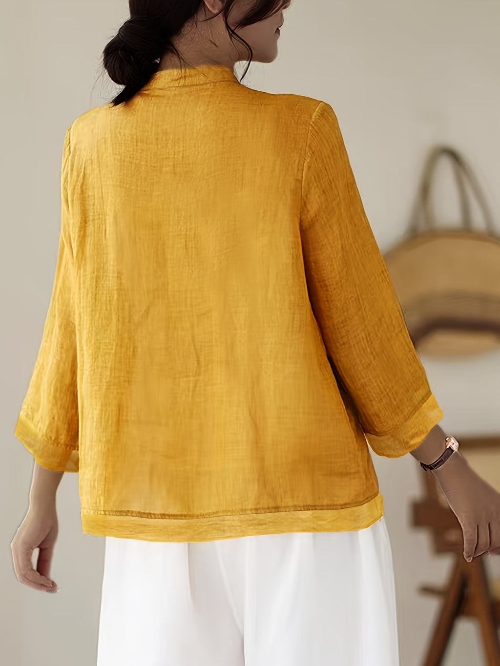 Chemise grande taille, coupe ample, tombé fluide, porté de face