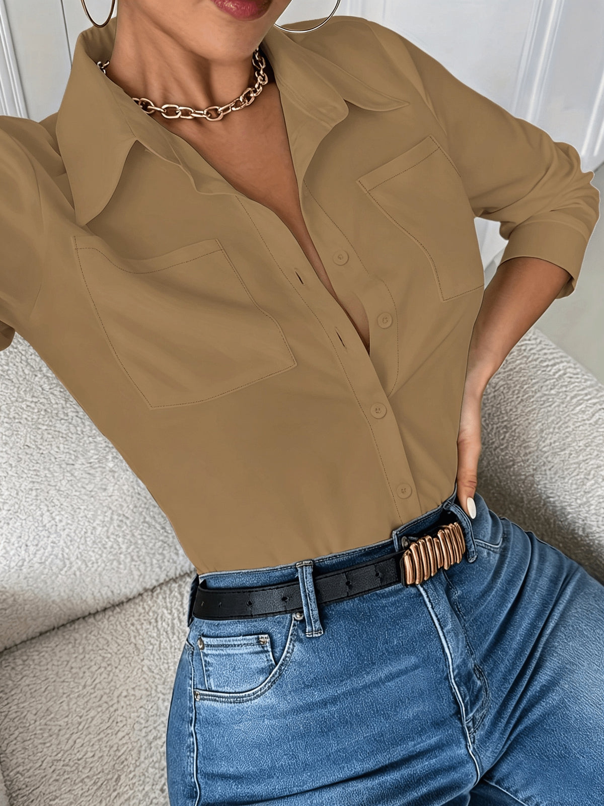 Chemise grande taille à broderies, manches longues, détail du tissu