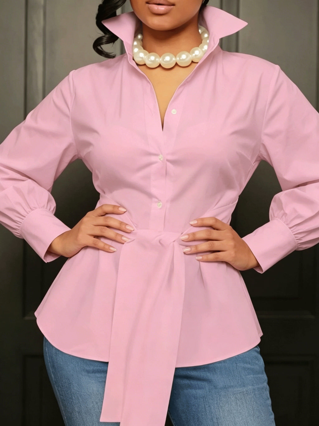 Chemise grande taille, coupe oversize, col à revers, allure élégante, mise en situation