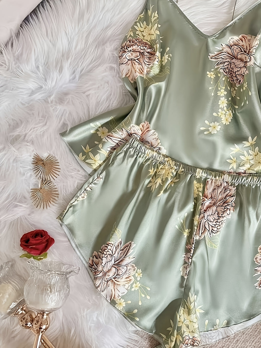 Ensemble grande taille en satin à imprimé fleuri, tombé fluide, ligne affirmée, tissu opaque
