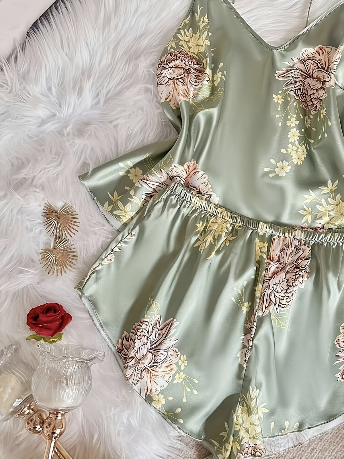 Ensemble grande taille en satin à imprimé fleuri, tombé fluide, ligne affirmée, tissu opaque