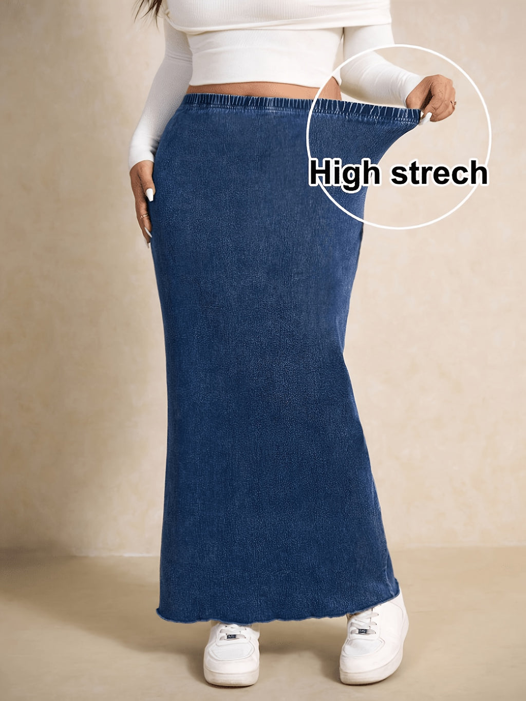 Jupe grande taille, coupe ajustée, délavage doux, tenue franche, tissu opaque