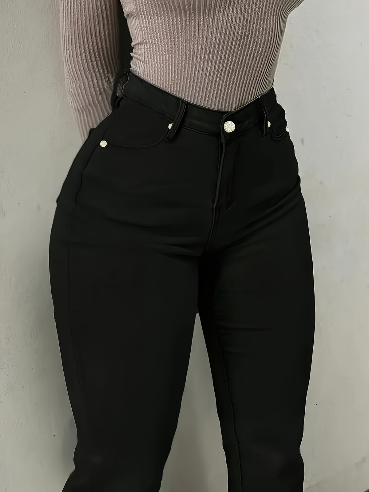Jean grande taille, coupe évasée, toucher naturel, toutes saisons, détail du col