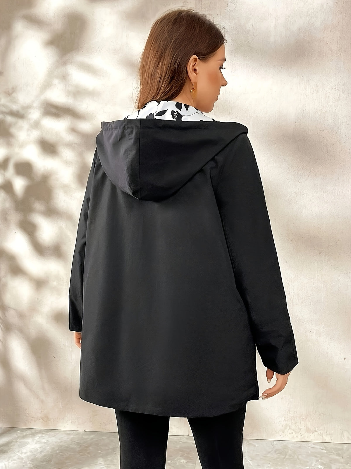 Veste grande taille, capuche, poches plaquées, esprit décontracté — composition : 100% Polyester