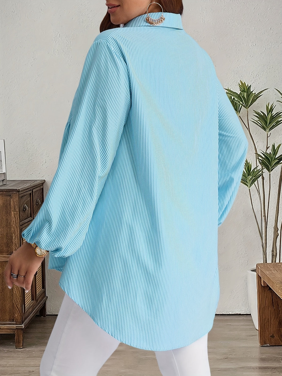 Chemise grande taille à rayures, col polo, mise en situation
