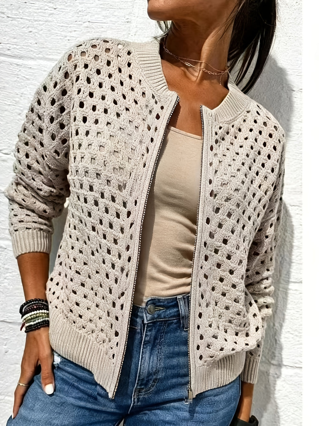 Pull grande taille, détail ajouré, détail du tissu
