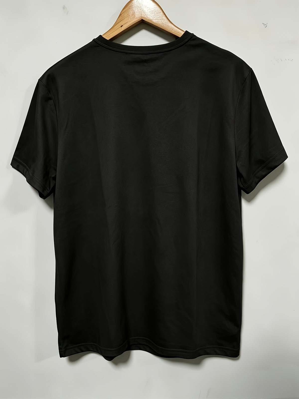 T-shirt grande taille, coupe ample, col rond, manches courtes, vu de dos